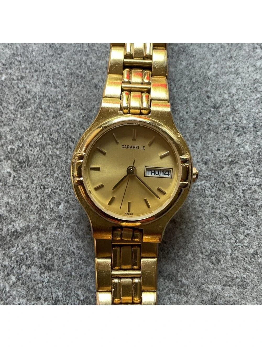 Vintage Caravelle By Bulova Womens Watch 48G22 25mm Gold Tone Case Day/Date A21